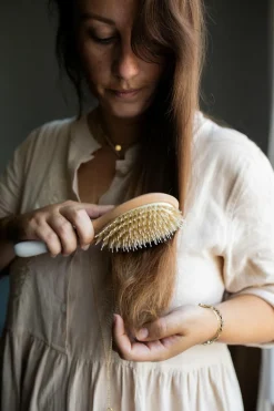 Brosse démêlante en nylon et soies de sanglier