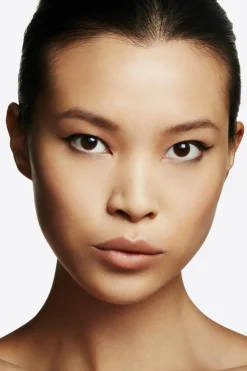 Brume rafraîchissante fixante matifiante Fix + Matte