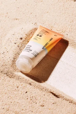 Crème solaire minérale visage invisible Eco Sun Shield SPF50+
