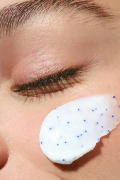 Doux nettoyant moussant apaisant pour peaux mixtes à grasses