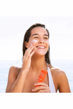 Fluide solaire non gras fini invisible SPF50+ Sun Secure