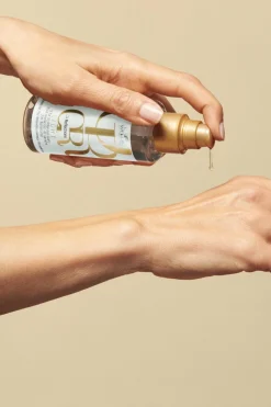 Huile capillaire légère révélatrice de lumière Oil Reflections