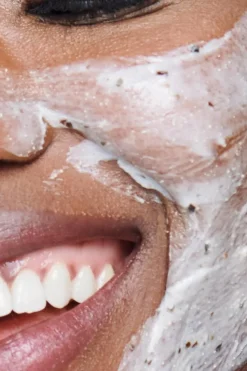 Masque anti-âge exfoliant au Lotus