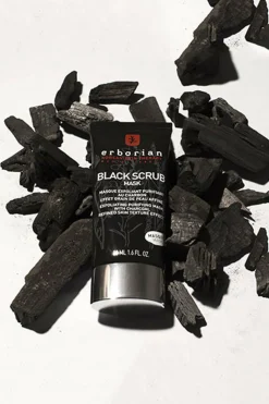 Masque exfoliant purifiant au charbon Black Scrub