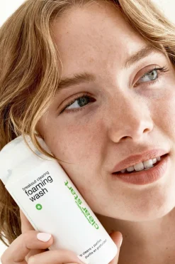 Mousse nettoyant anti-imperfection Breakout Clearing Foaming Wash