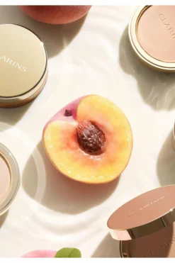 Poudre compacte matifiante infusée au lait de pêcher Ever Matte Compact Powder