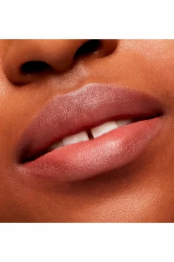 Rouge à lèvres mat poudré Powder Kiss Velvet Blur Slim Stick