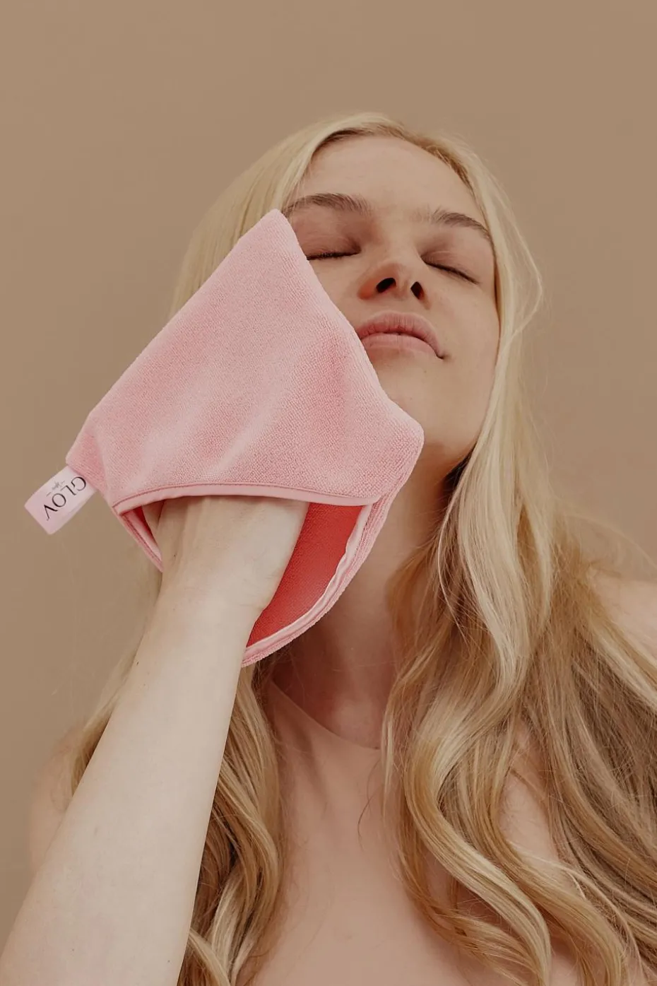 Serviette démaquillante rose