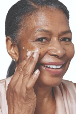 Soin visage sérum-en-crème anti-ride au rétinol à usage quotidien