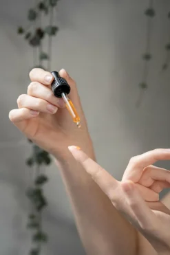 Sérum contour des yeux défatiguant