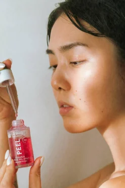 Sérum effet peeling à l’acide hyaluronique 10% AHA Peel