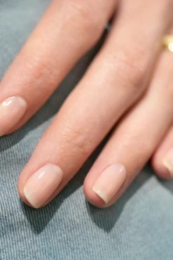 Vernis semi-permanent Green Flash Les blancs, naturels & beiges